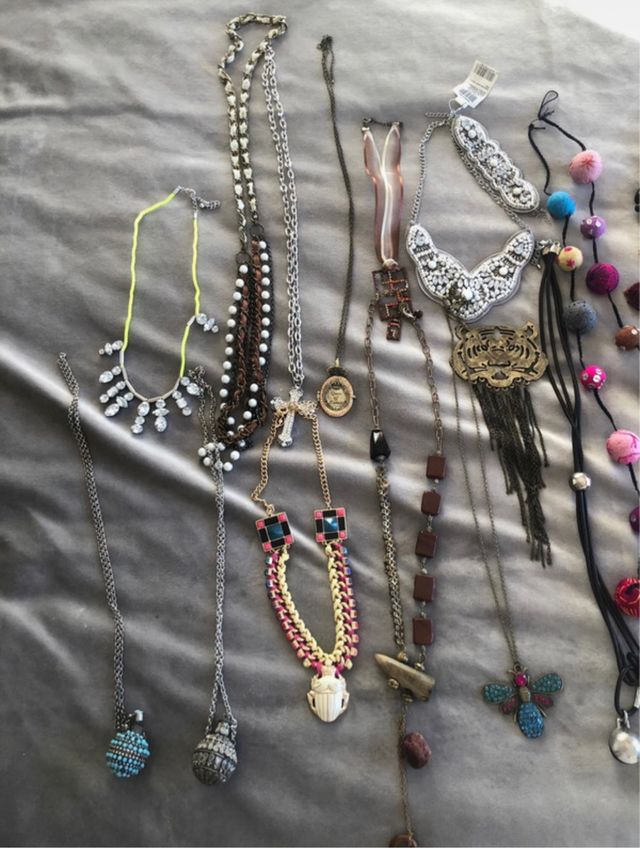 Lote 27 collares.