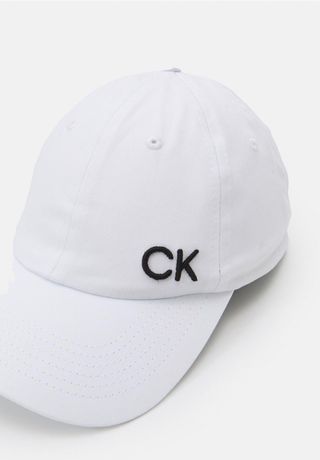 Gorra Calvin Klein.