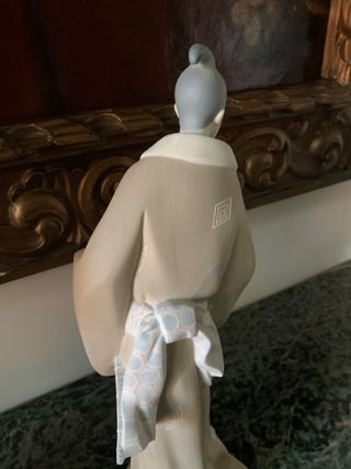 FIGURA ORIENTAL DE LLADRÓ