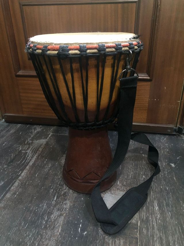 Tambor de madera maciza