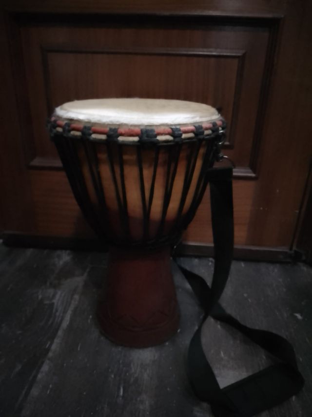 Tambor de madera maciza