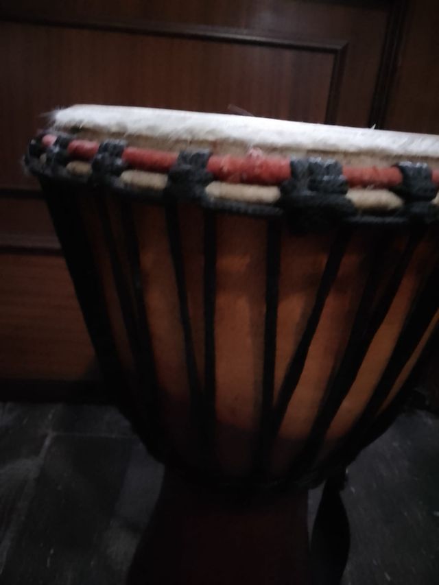 Tambor de madera maciza