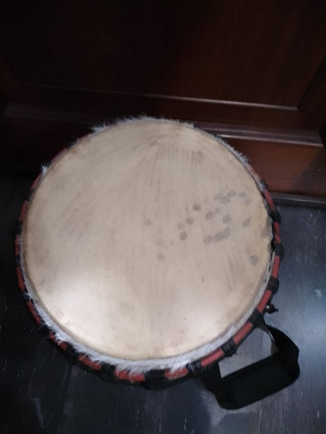 Tambor de madera maciza