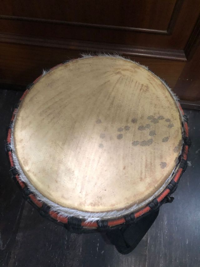 Tambor de madera maciza