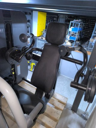 TECHNOGYM Contractora de Pecho