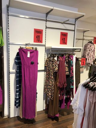 Mobiliario para tienda de Ropa
