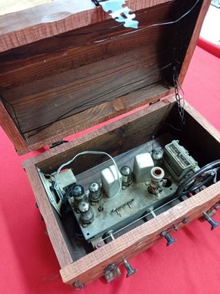 radio de válvulas antigua