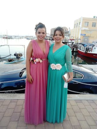 vestido azul turquesa talla 42,44,46 adapta bien