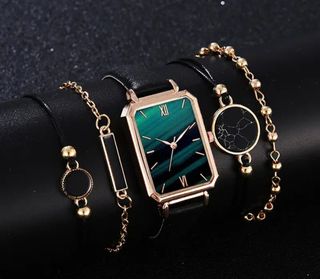 reloj y pulseras de mujer