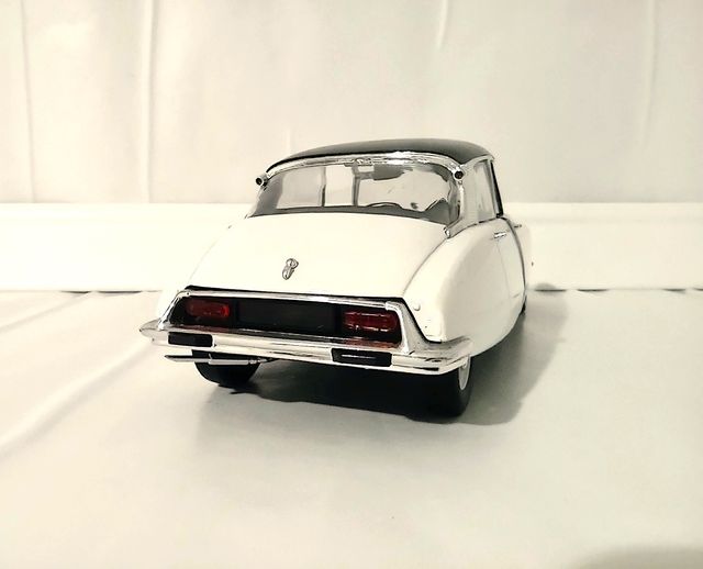 Modellino  Citroen  DS Pallas 1963 ( Modelo, Modèl