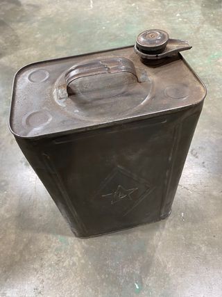 Lata de aceite antigua