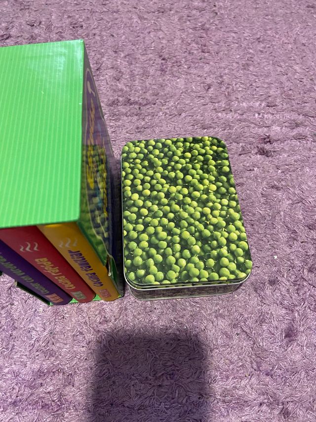 Estuche de cocina familiar+ lata con recetas