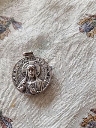 moneda de plata mide igual que una moneda de dos