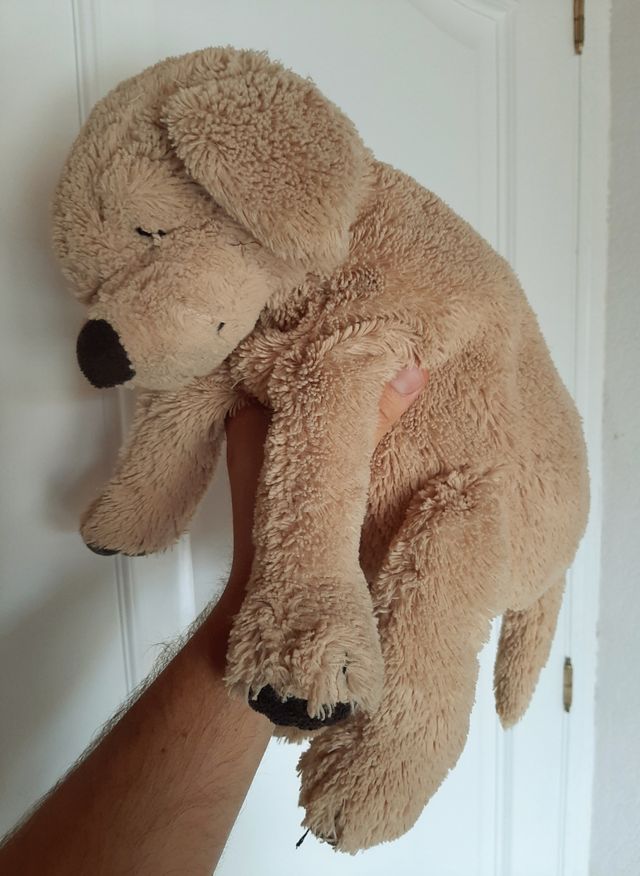 Perro de peluche