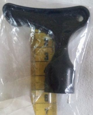 LLAVE DE TACOS PARA ZAPATOS DE GOLF.