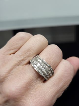 Espectacular anillo de brillantes en oró blanco.