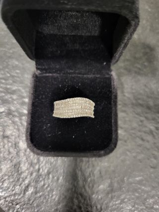 Espectacular anillo de brillantes en oró blanco.