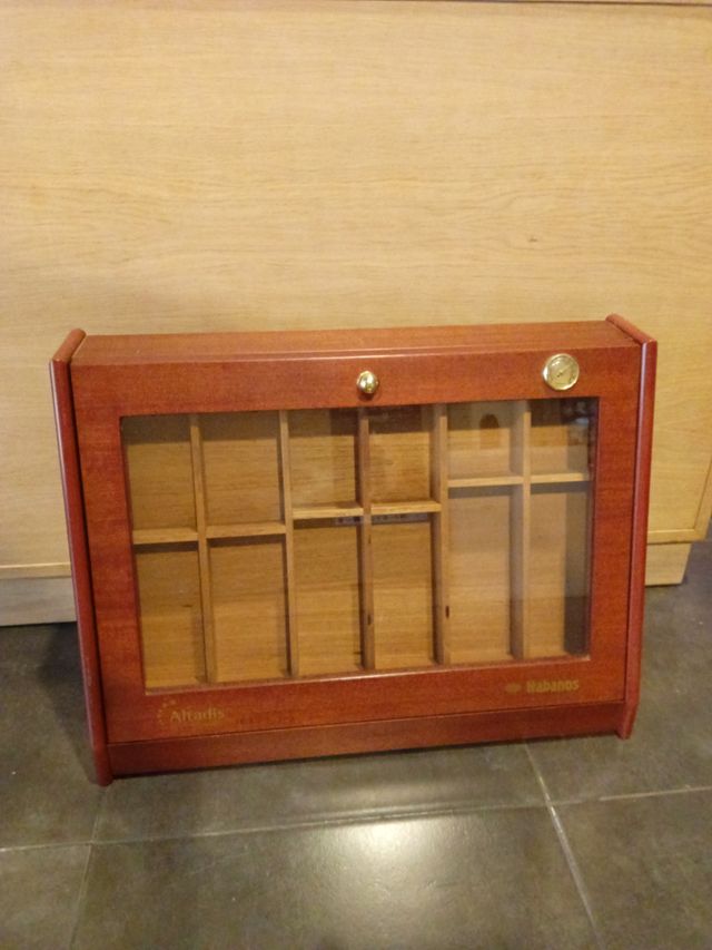 Cava para puros Mueble