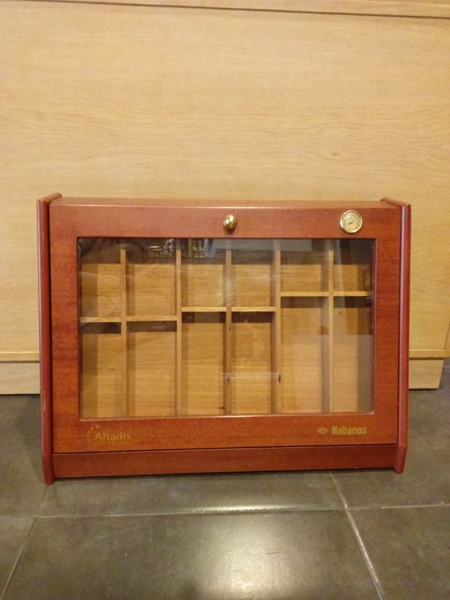 Cava para puros Mueble