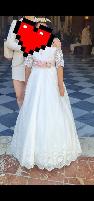 vestido de comunión nuevo.