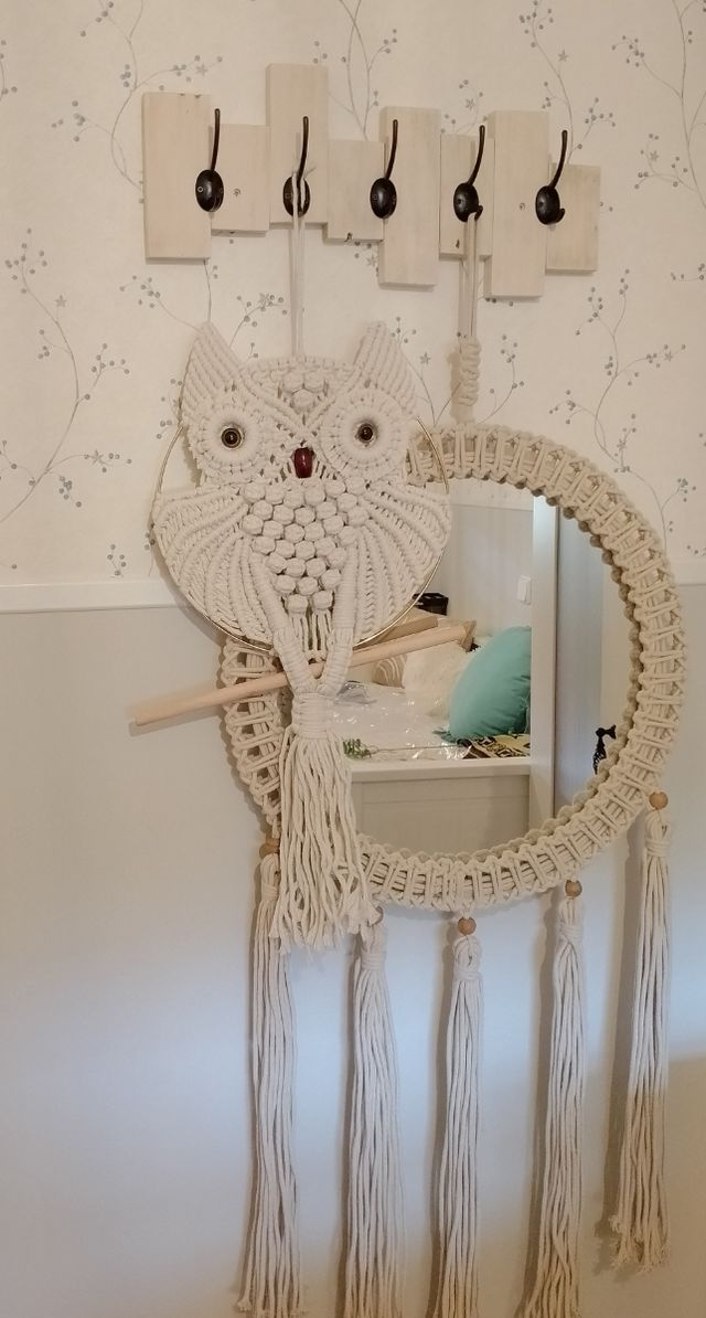 Precioso búho hecho de macramé 