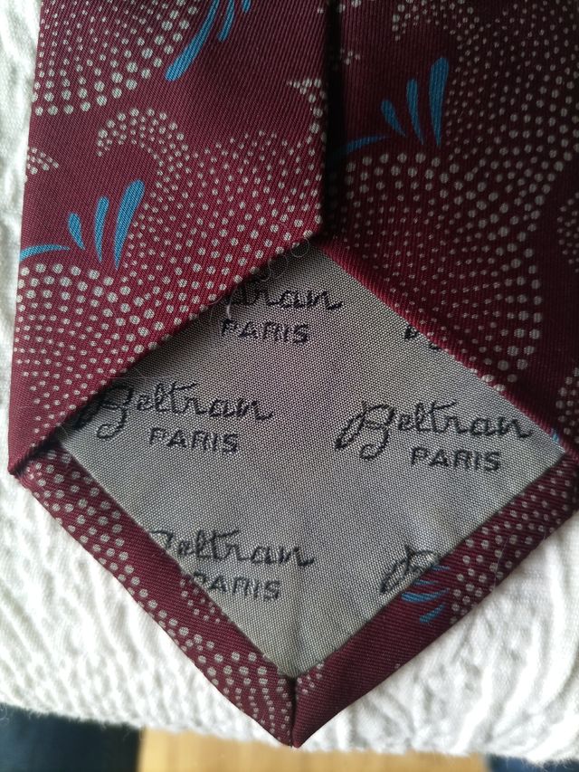 Corbata Miguel Beltrán Paris