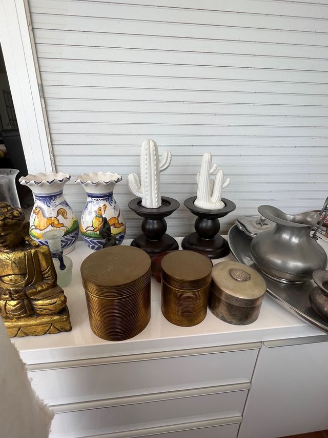 Mix de jarrones , cubos, portavelas, y figuras