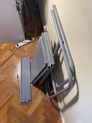 Mesa ordenador ligera y con ruedas