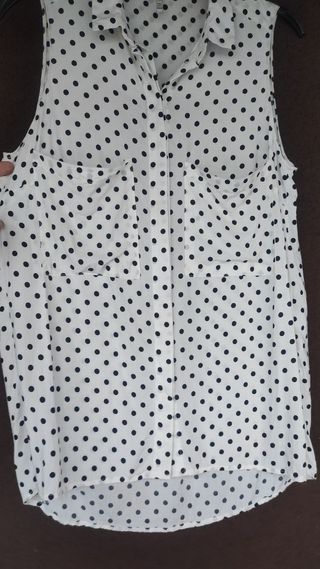 Blusa blanca lunares negros Stradivarius talla L