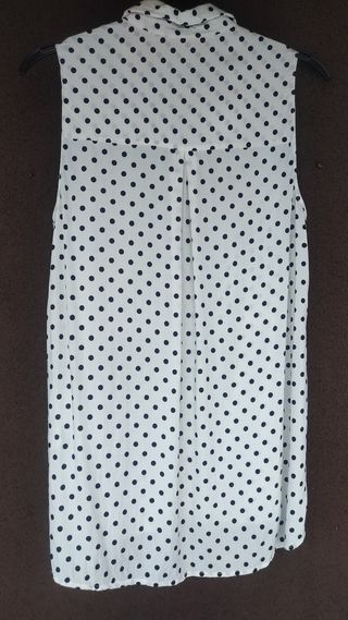 Blusa blanca lunares negros Stradivarius talla L