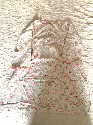 Camisón niña de flores precioso 