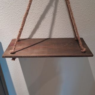 Estantería colgante.