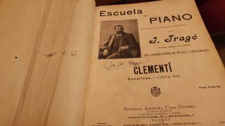 libro de escuela piano de famoso  jose trago