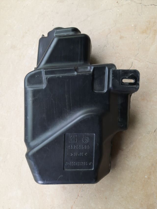 Deposito Limpiaparabrisas Opel Astra J