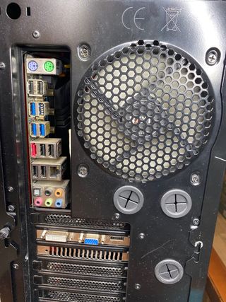 PC Gaming i8 16GB Ram ATI HD6770 DDR5-4GB