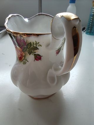 jarra lechera ROYAL ALBERT
