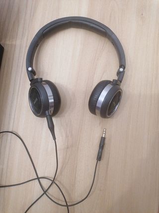Cascos AKG