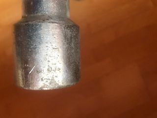 LLAVE DE RUEDAS DE CRUZ PARA CAMIONES