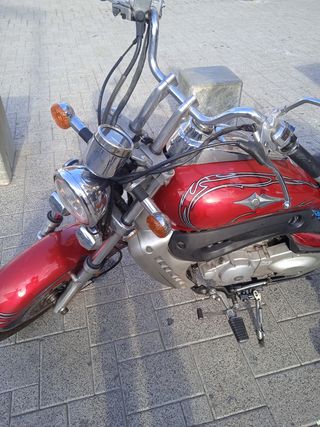 Moto tipo custom 4000km Bajada de precio