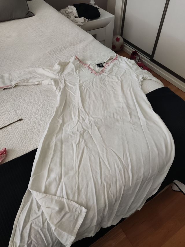 Kaftan playa .blanco.Marca polinesia.