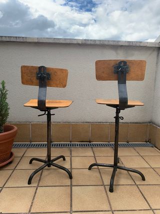 Taburetes industriales antiguos