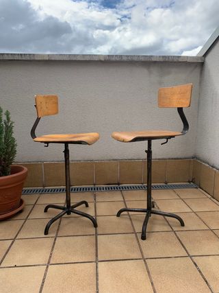 Taburetes industriales antiguos