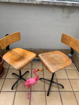 Taburetes industriales antiguos