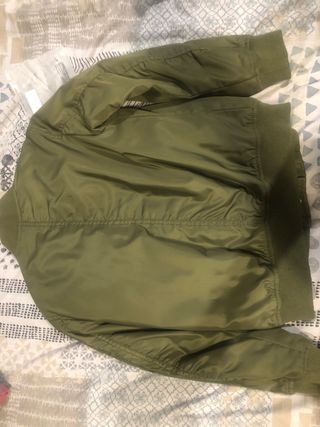 Chaqueta color verde aguacate 