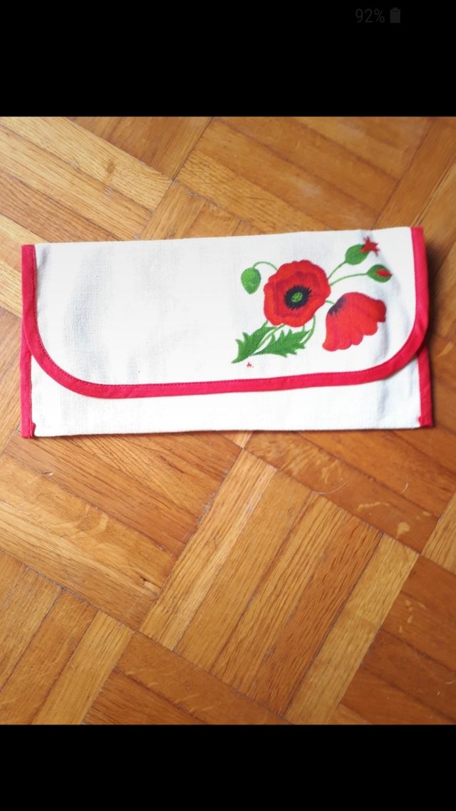 tovaglietta con bustina fatta e dipinta a mano