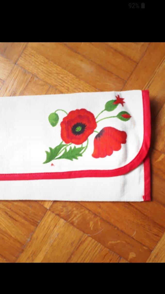 tovaglietta con bustina fatta e dipinta a mano
