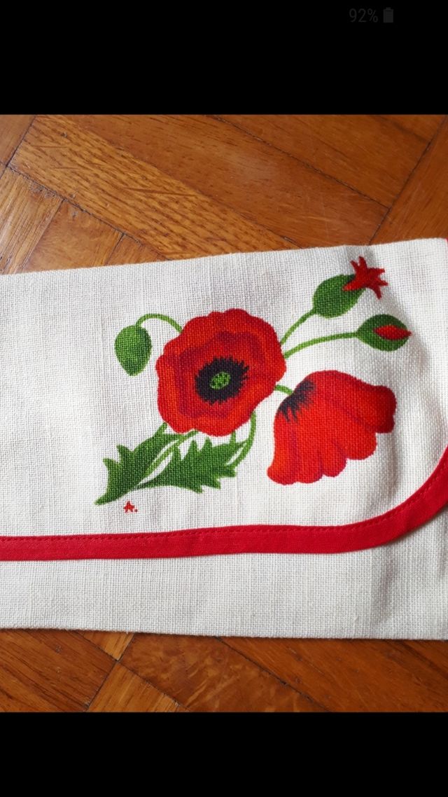 tovaglietta con bustina fatta e dipinta a mano