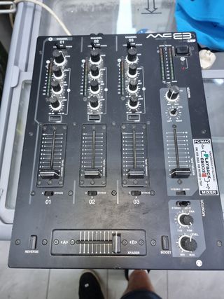mesa de mezclas Akiyama MC E3