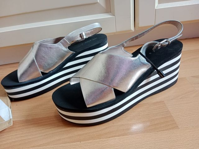 Sandalias plataforma Zara sin estrenar