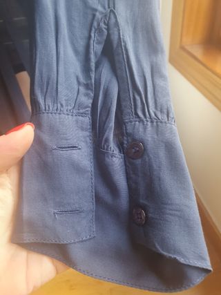 Camisa azul con lazada al cuello Denny Rose